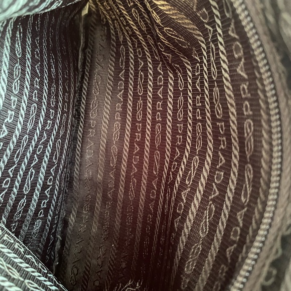 👉SOLD👈AUTHENTIC PRADA NYLON CROSSBODY BAG - Picture 9 of 16